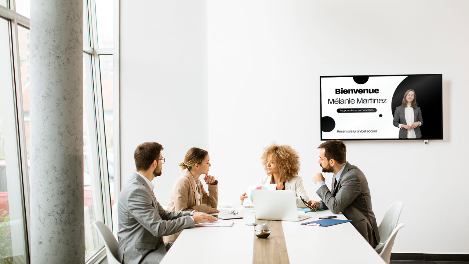 Communication interne sur écran dans une entreprise - Koesio TV
